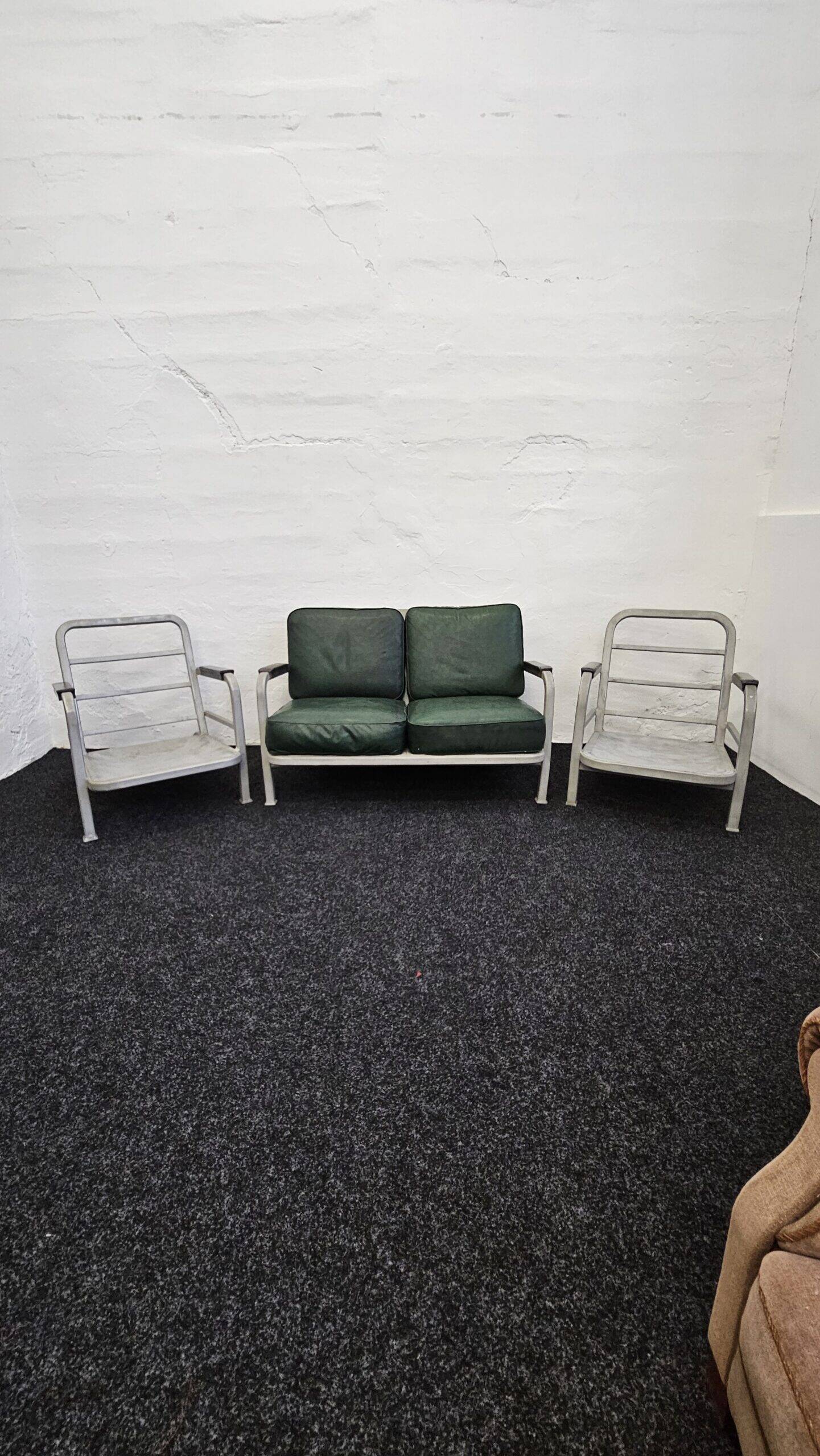 Mid century US Army Aluminium  Sofa and Armchairs by Hans H. Hunnebeck,1953