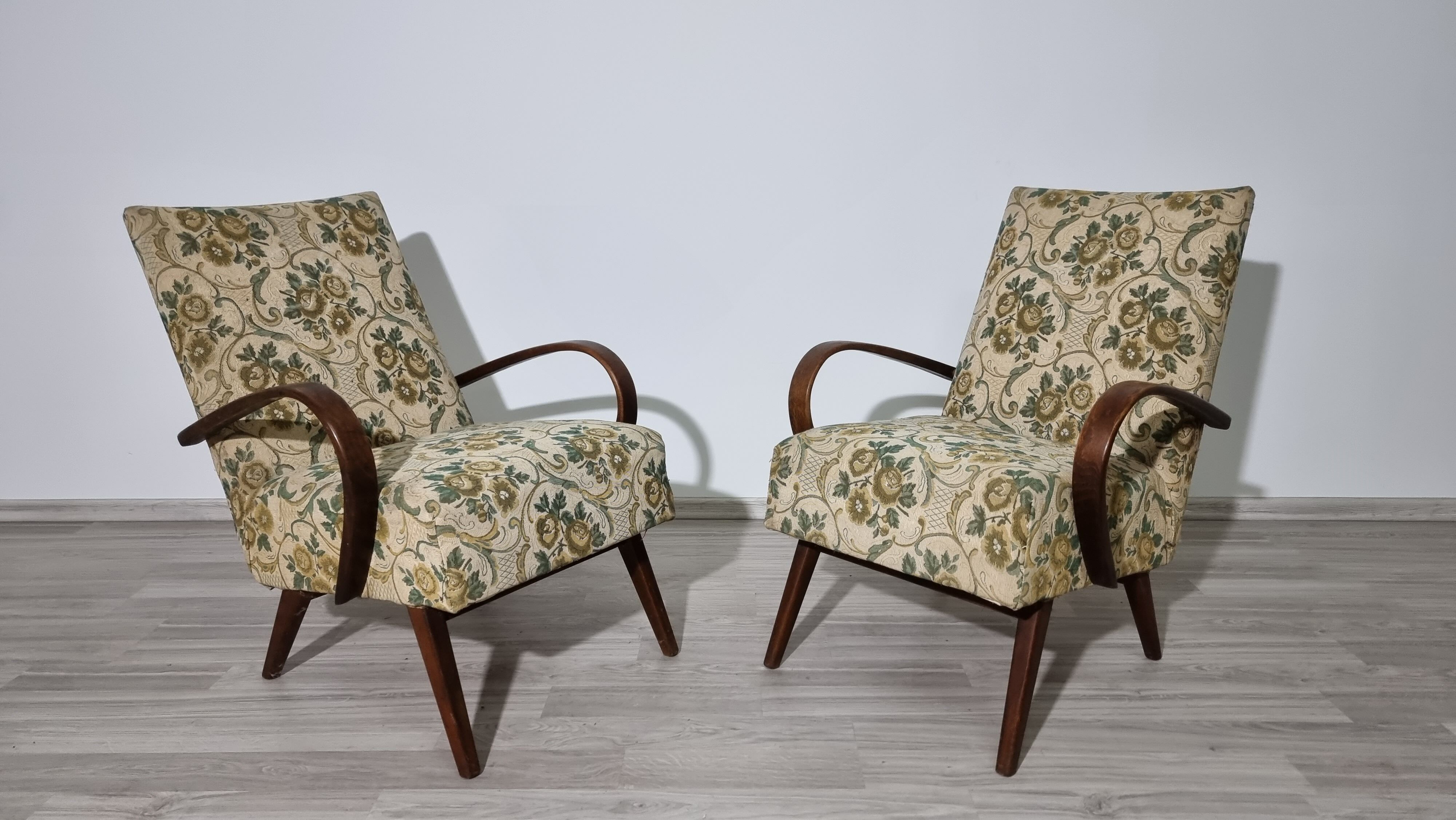 Vintage Armchairs by Jaroslav Smidek, 1960