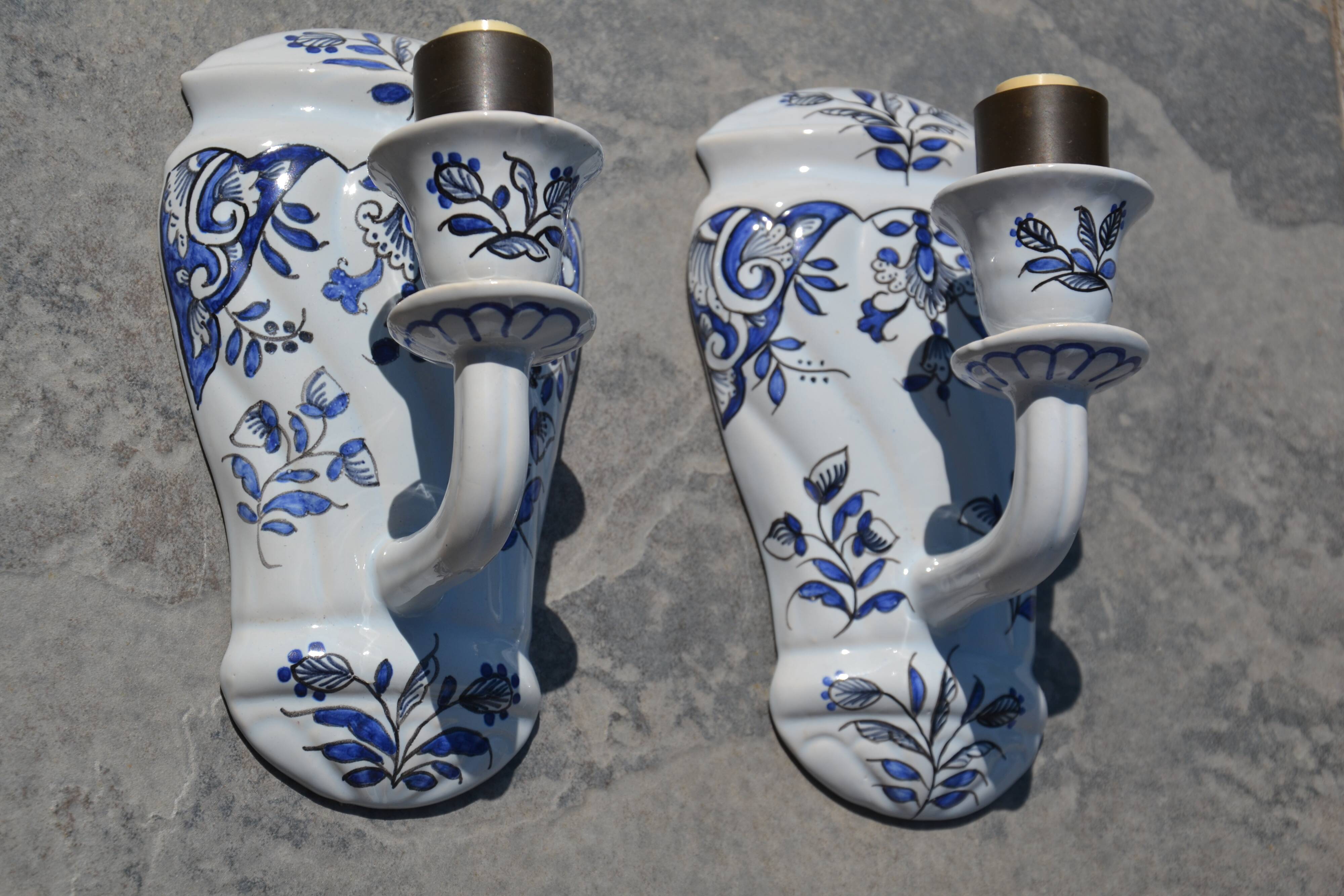 2 ceramic wall lights