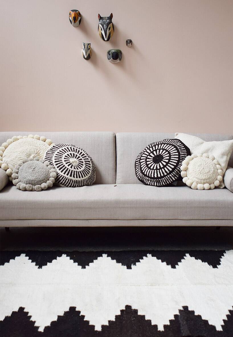 Argentinean rug 100% pure wool black and white