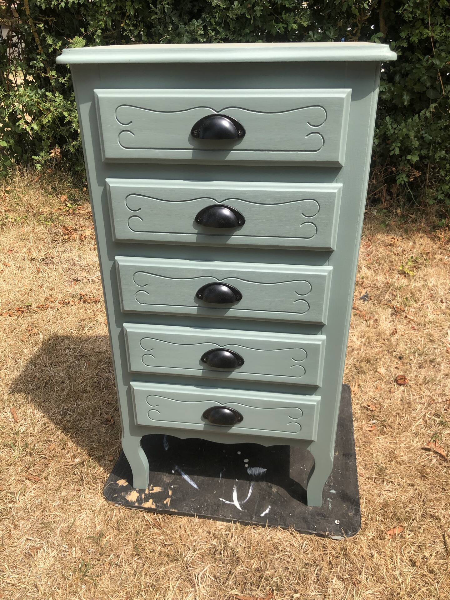 Vintage chest of drawers.