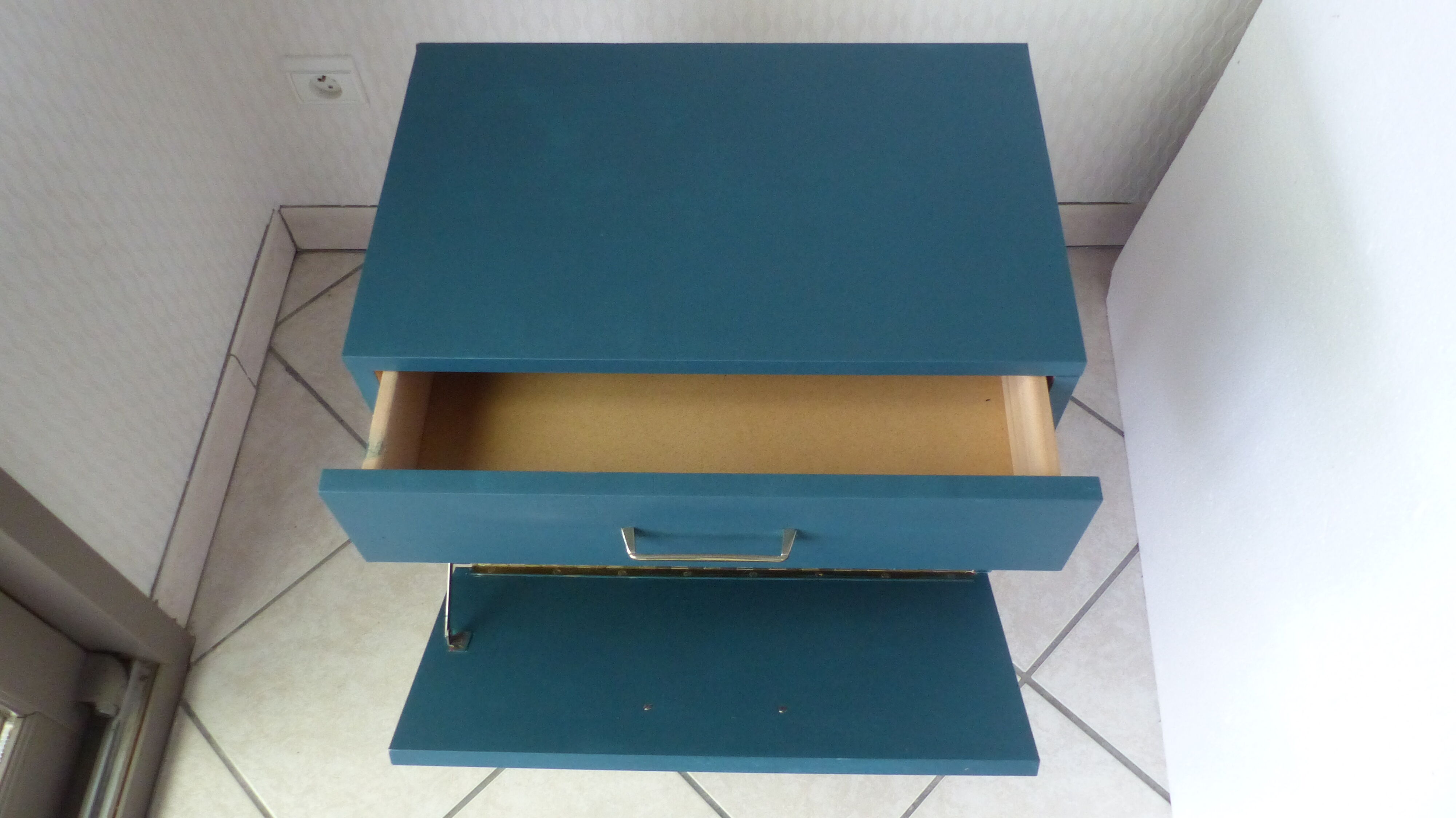Bedside table