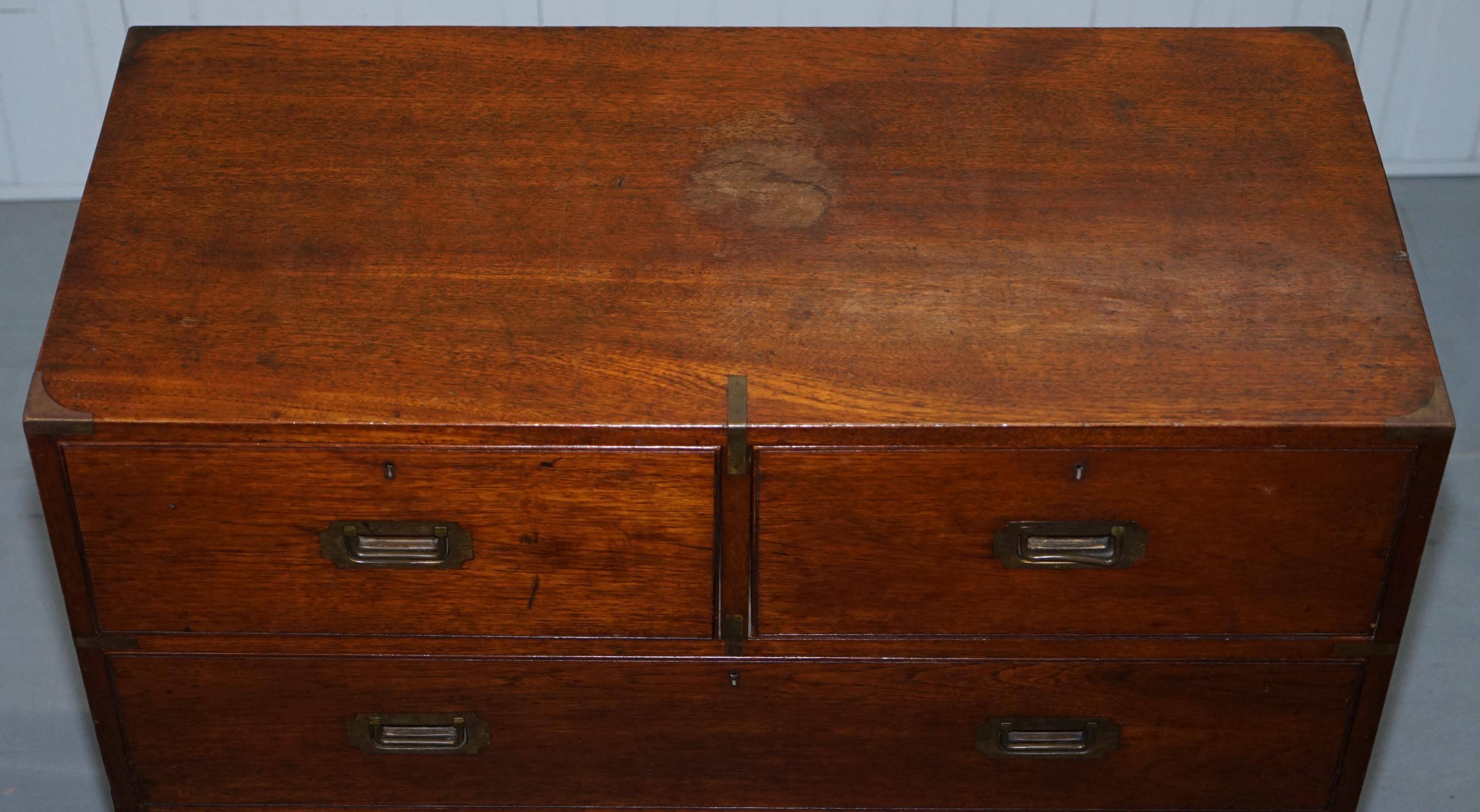 Commode de campagne estampillée Army & Navy C.S.L avec bureau rabattable