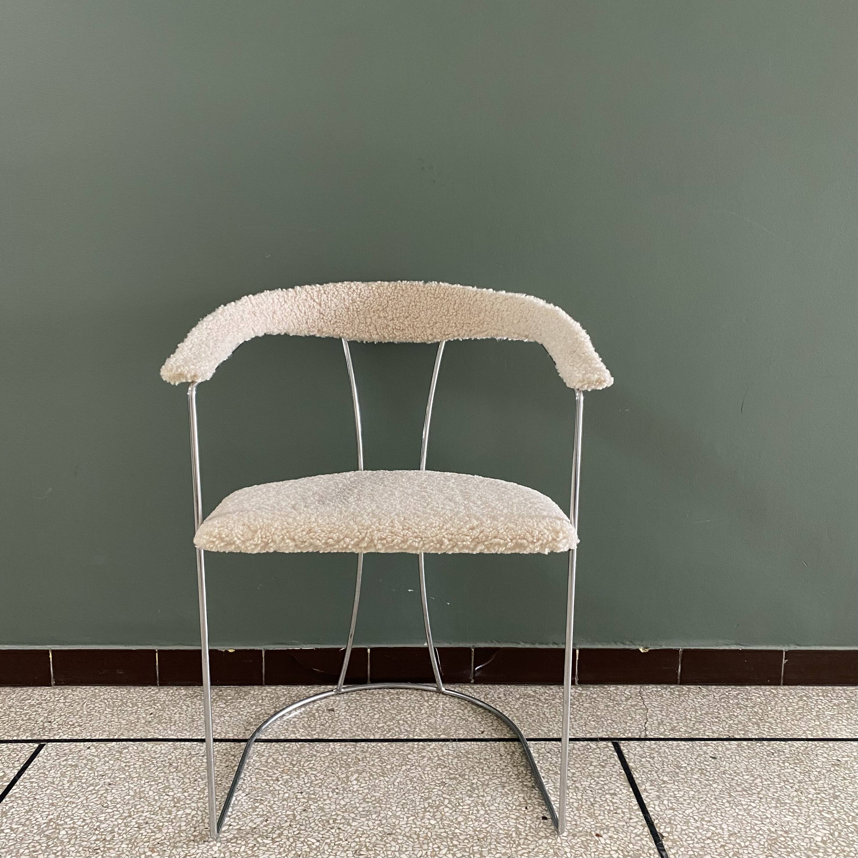 Chaise bouclettes