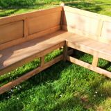 Corner bench