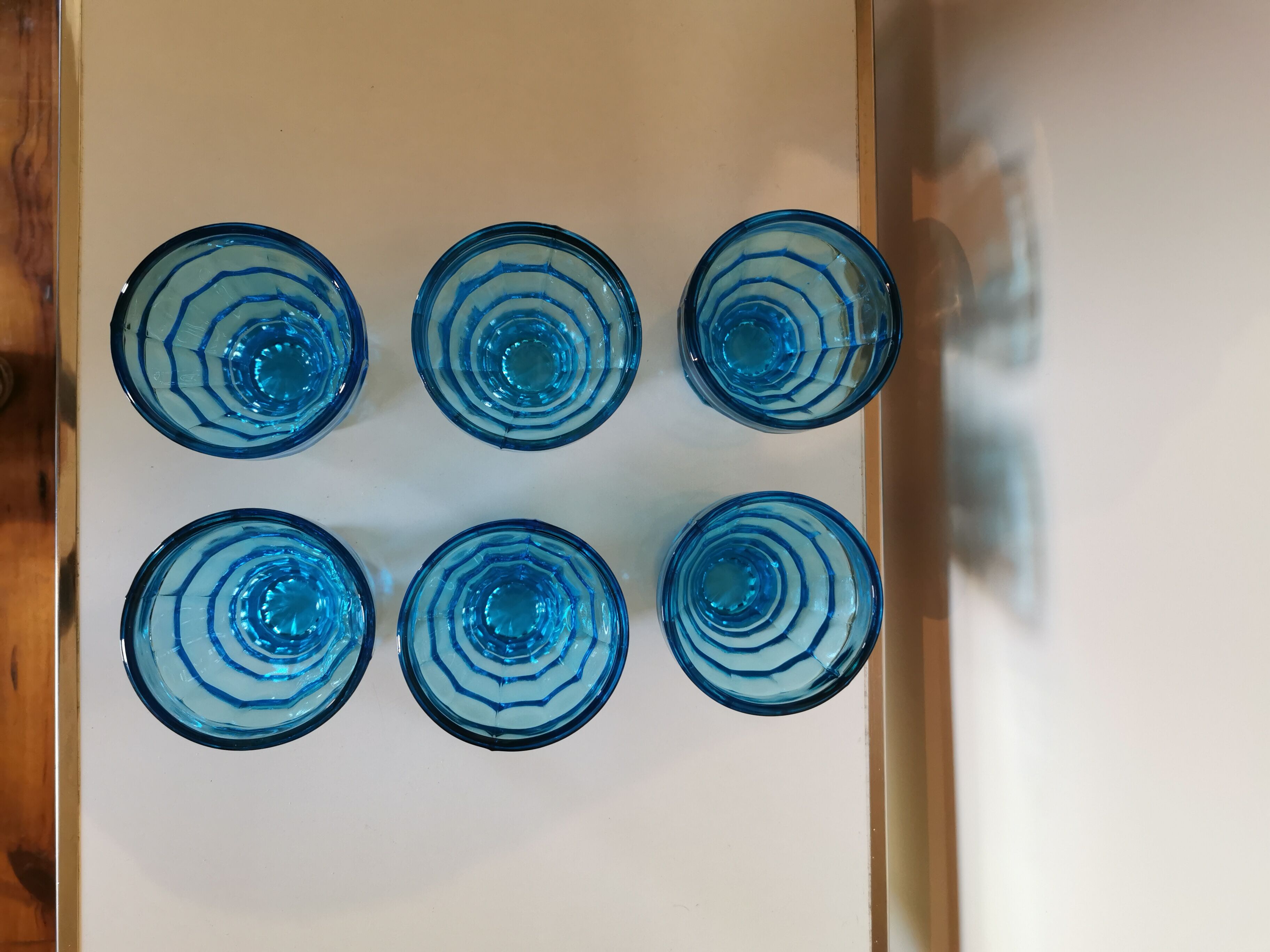 Lot de 6 verres bleus à facettes