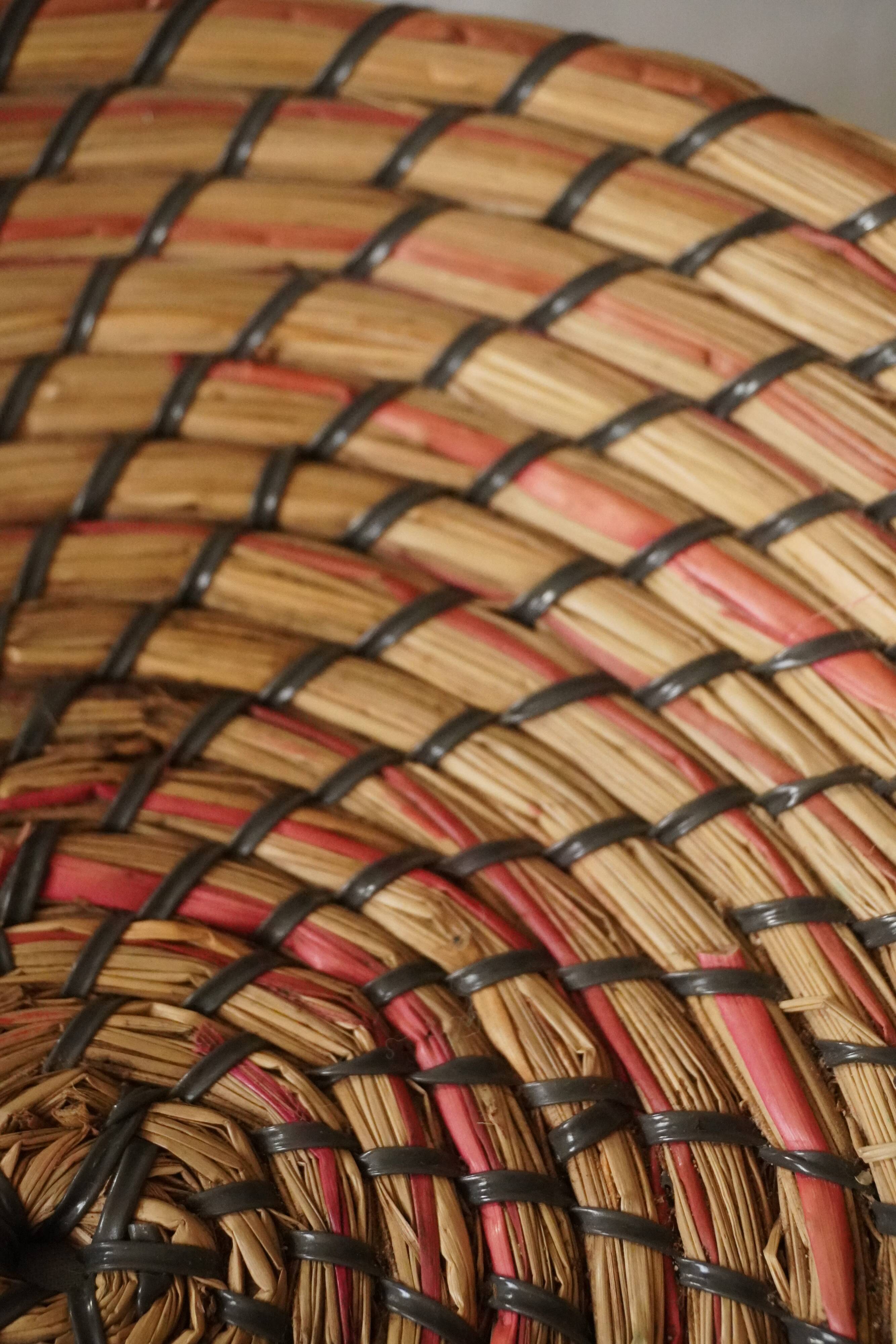 Straw/wicker fruit bowl