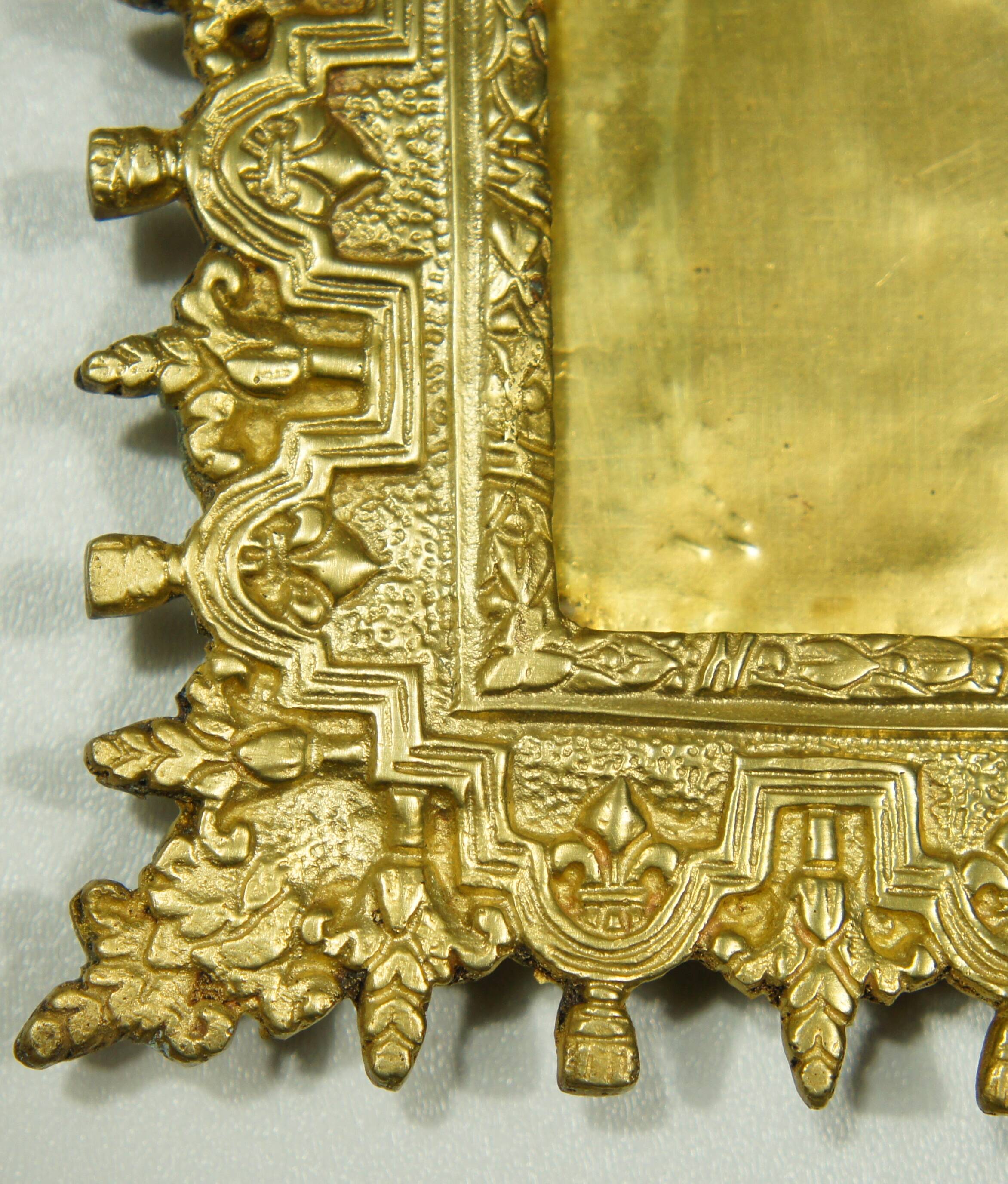 Photo frame "fleur de lys" in chiseled gilded bronze