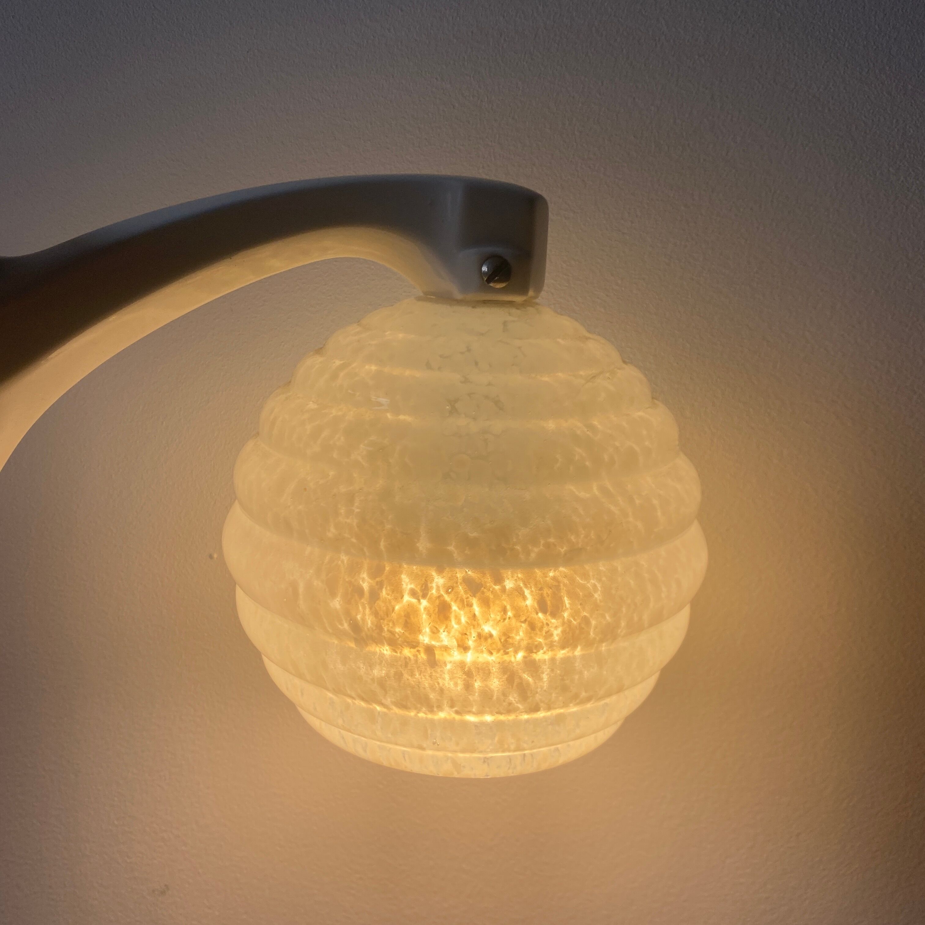 Porcelain wall lamp and vintage Clichy glass