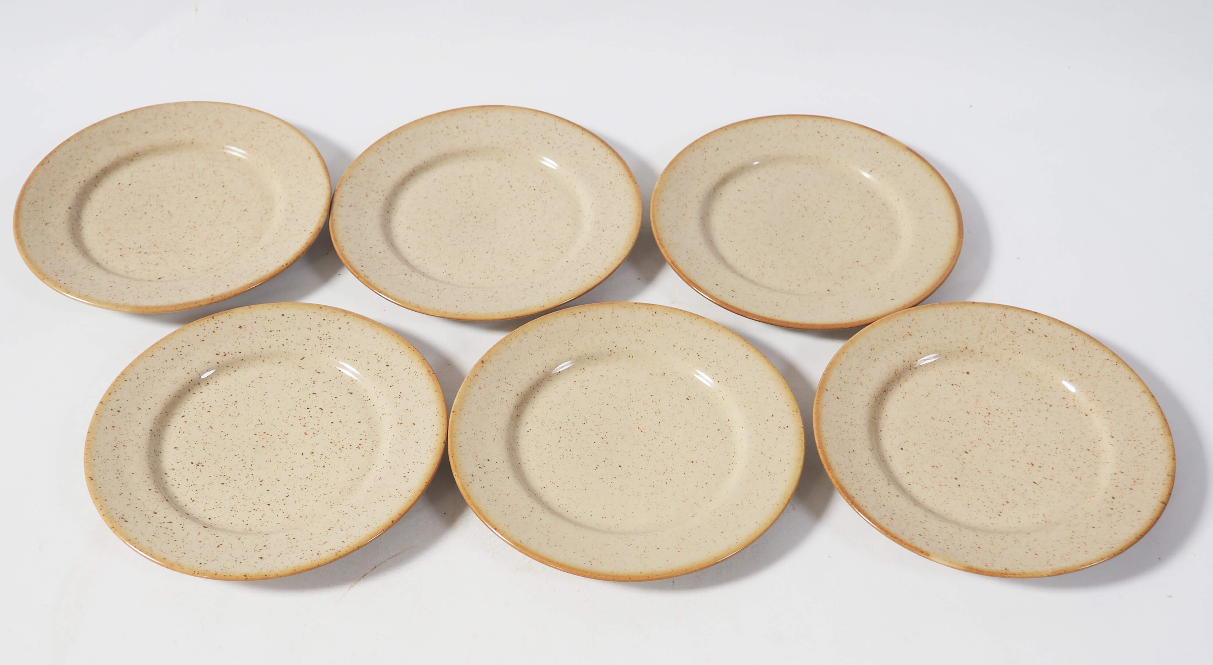 serving 18 plates sandstone