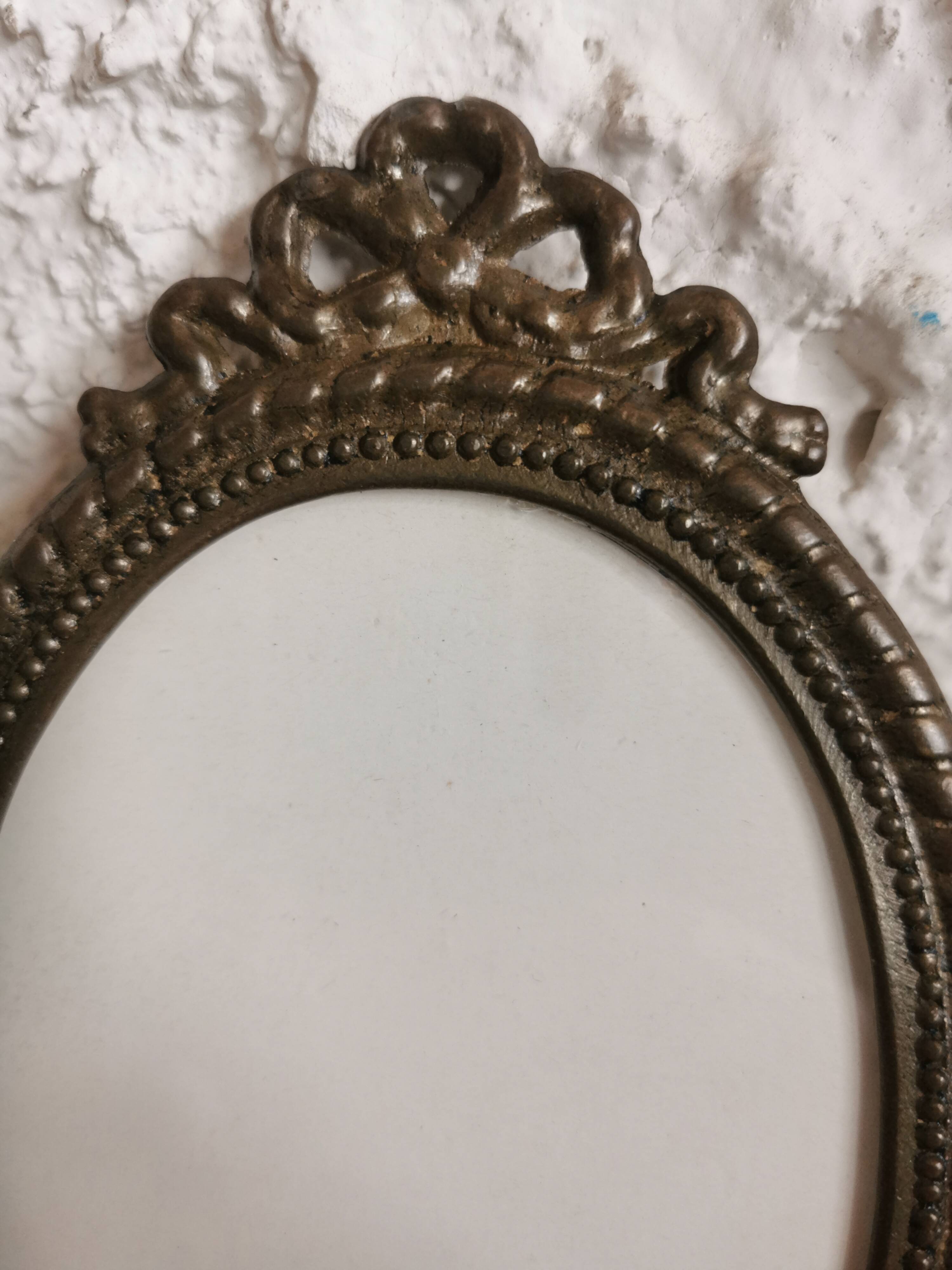 Former Louis XV-style brass photo frame