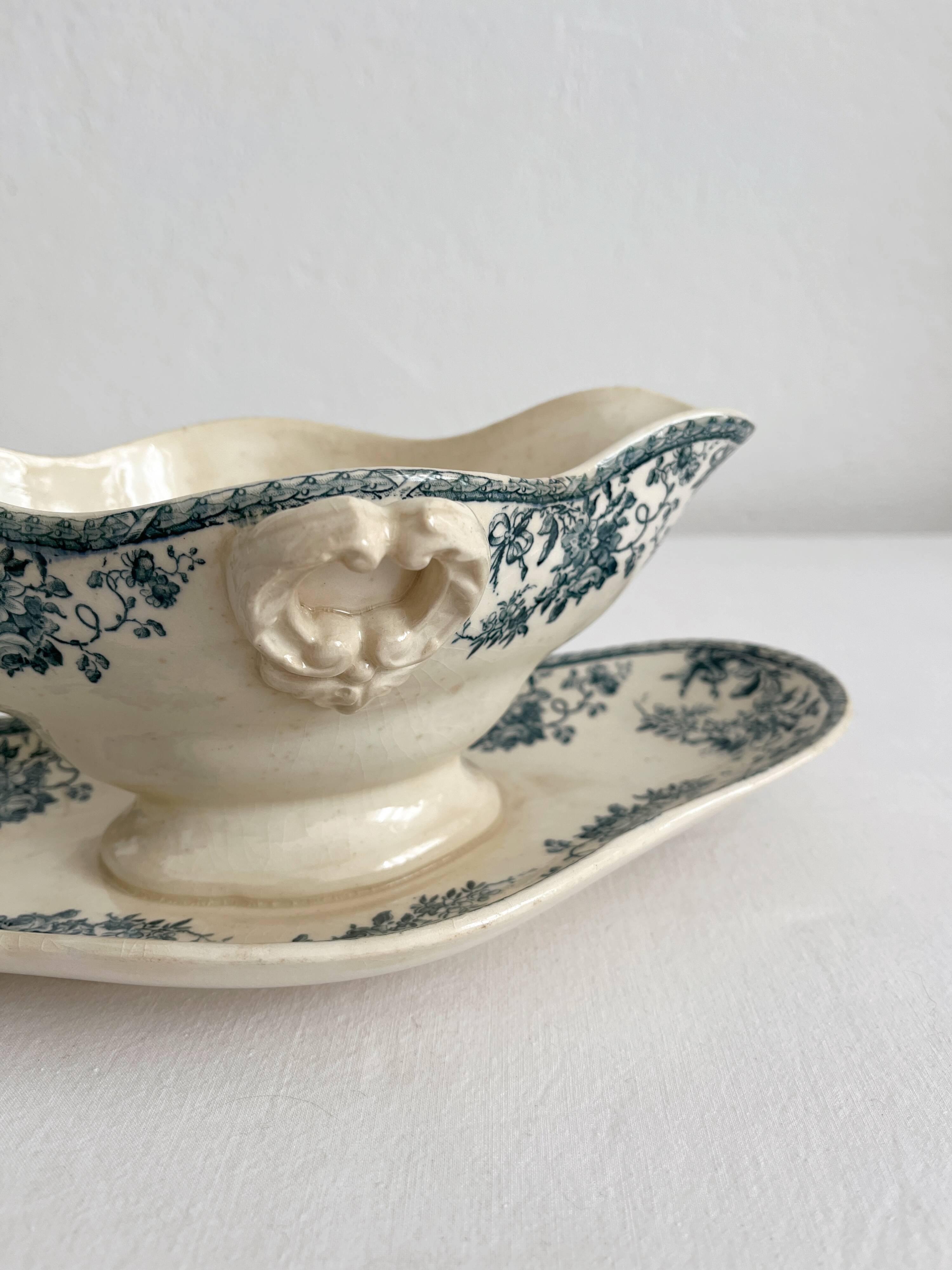Opaque ironstone sauce boat "Bouquets of roses" from Gien