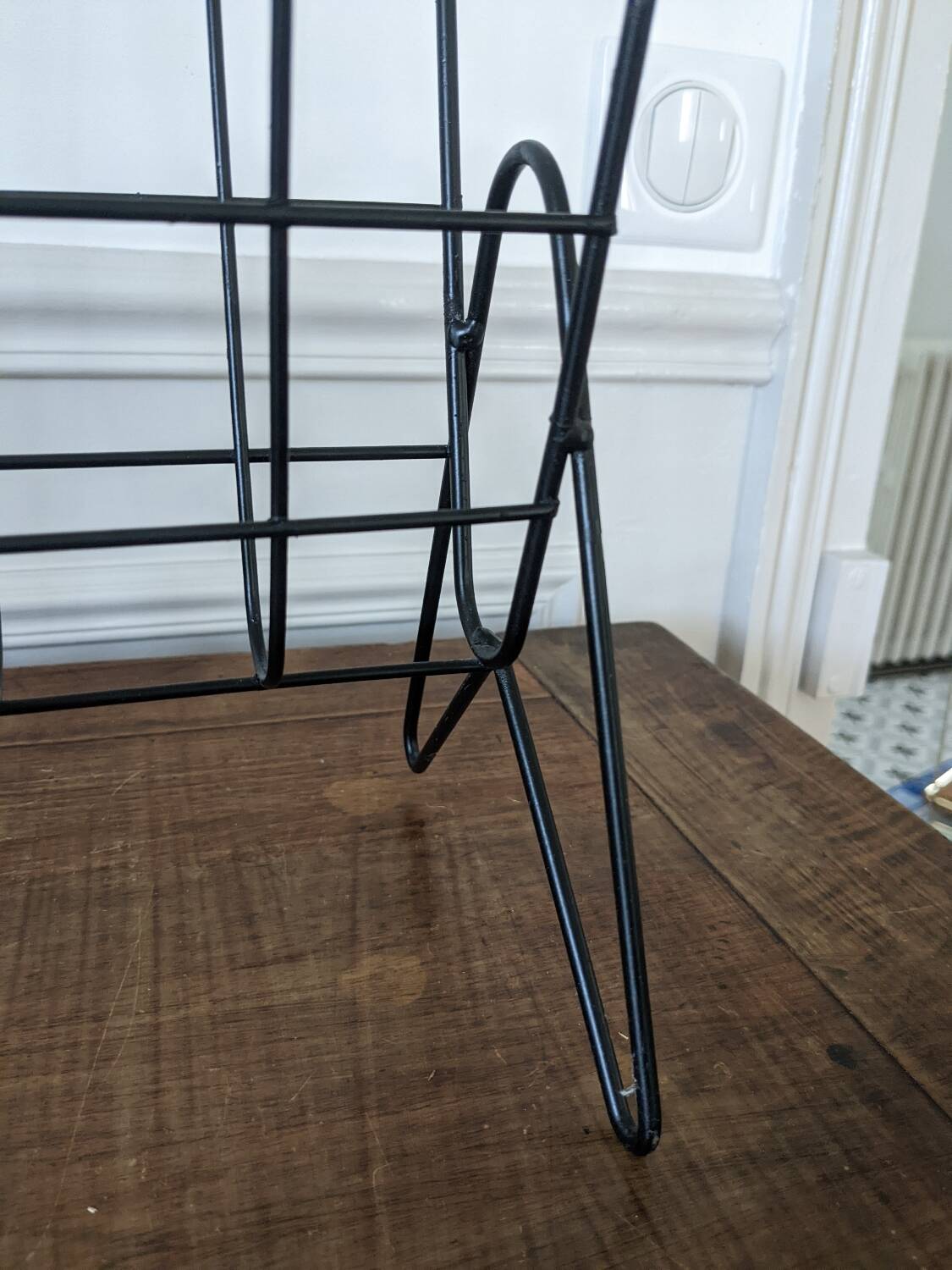 Vintage wire metal magazine rack