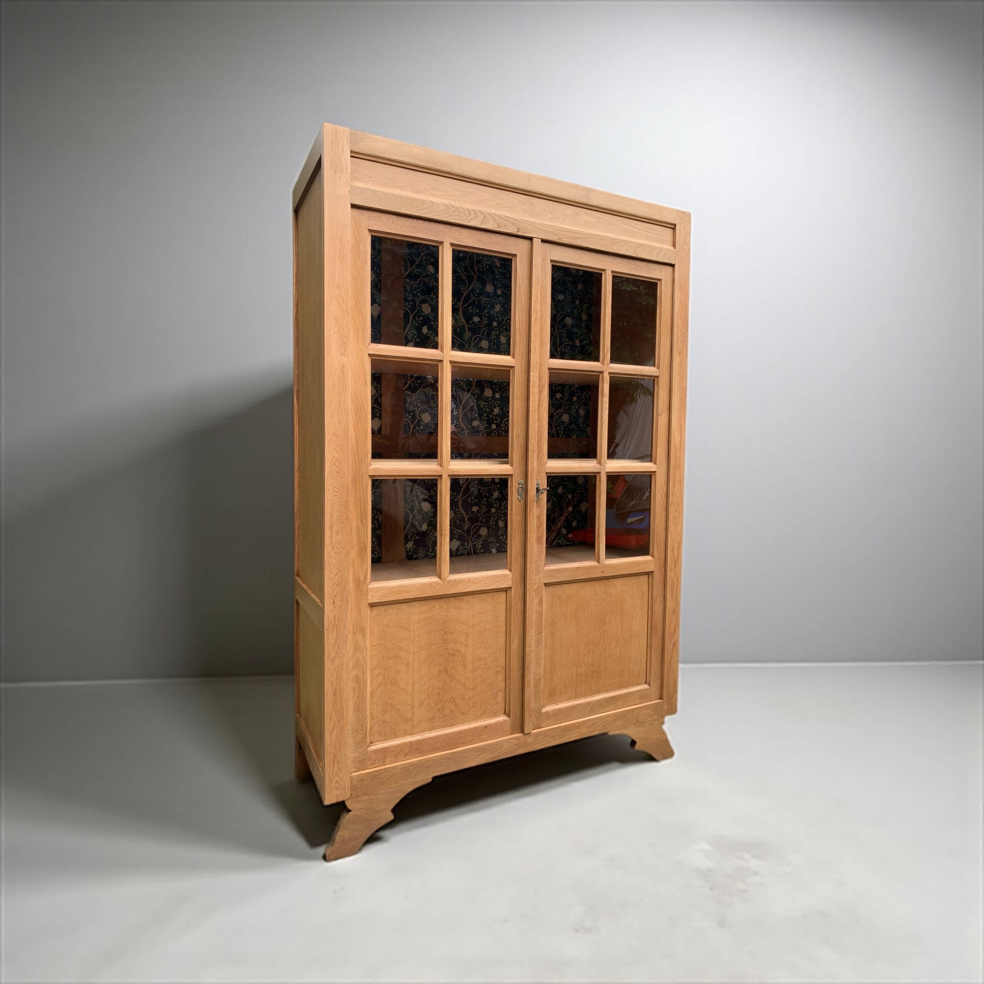 Parisian glass cabinet from La Samaritaine, 1960