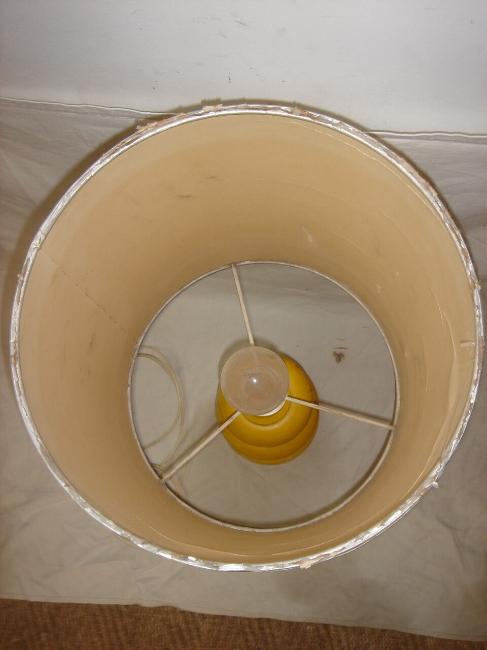 Lampe jaune au contour inox des années 1970