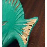 Plat Magdalithe en céramique en forme de poisson turquoise et doré des années 1950