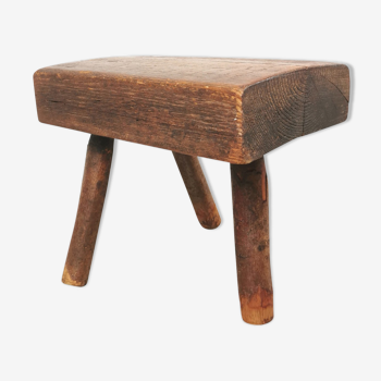 Artisanal tripod stool