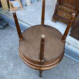 Pair of style pedestals