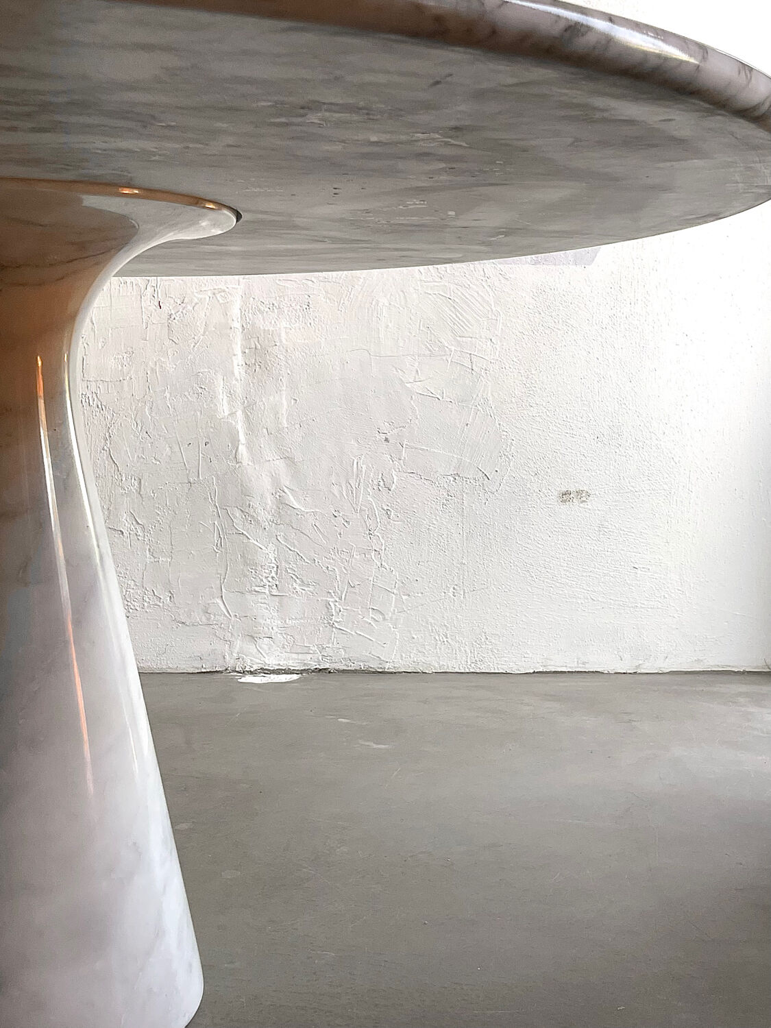 Angelo Mangiarotti white marble dining table model M1