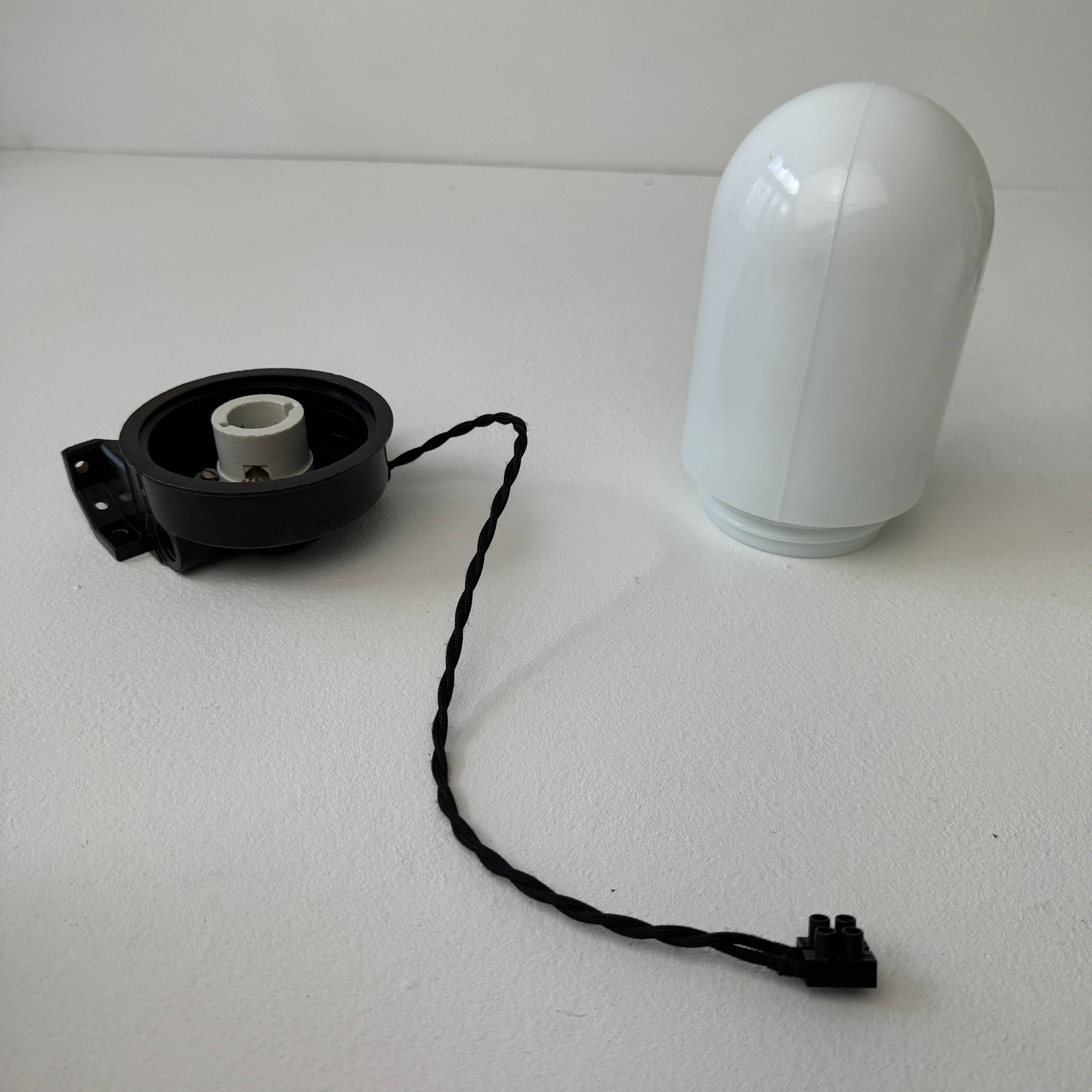 Vintage "block" wall light in opaline.