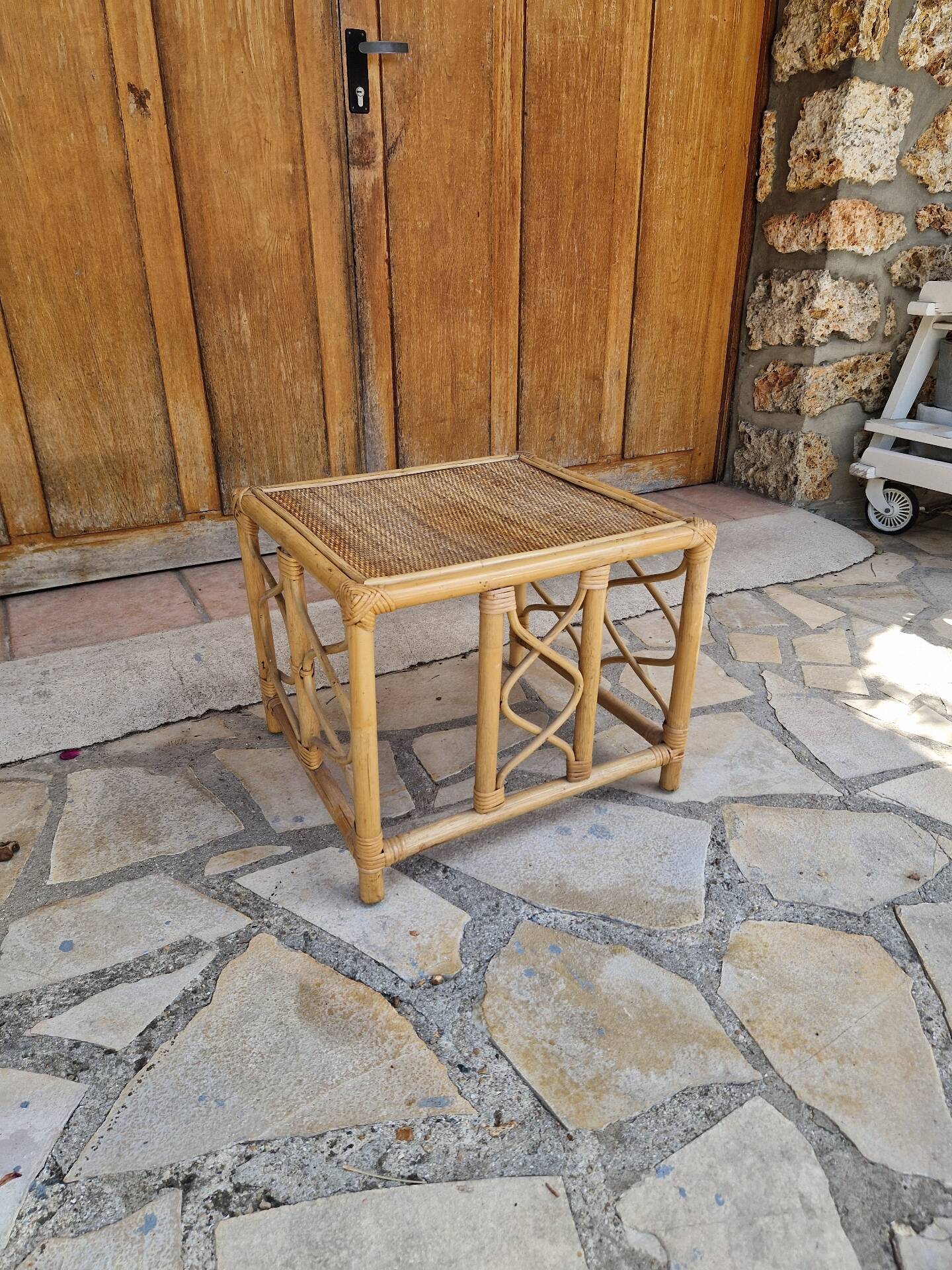 Table basse en rotin