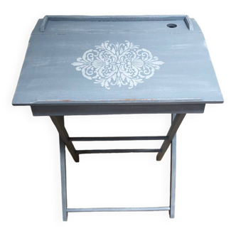 Pretty wooden children's desk / desk