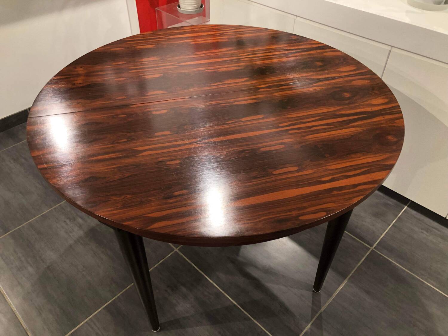 Scandinavian extendable round table in rosewood, 1960s