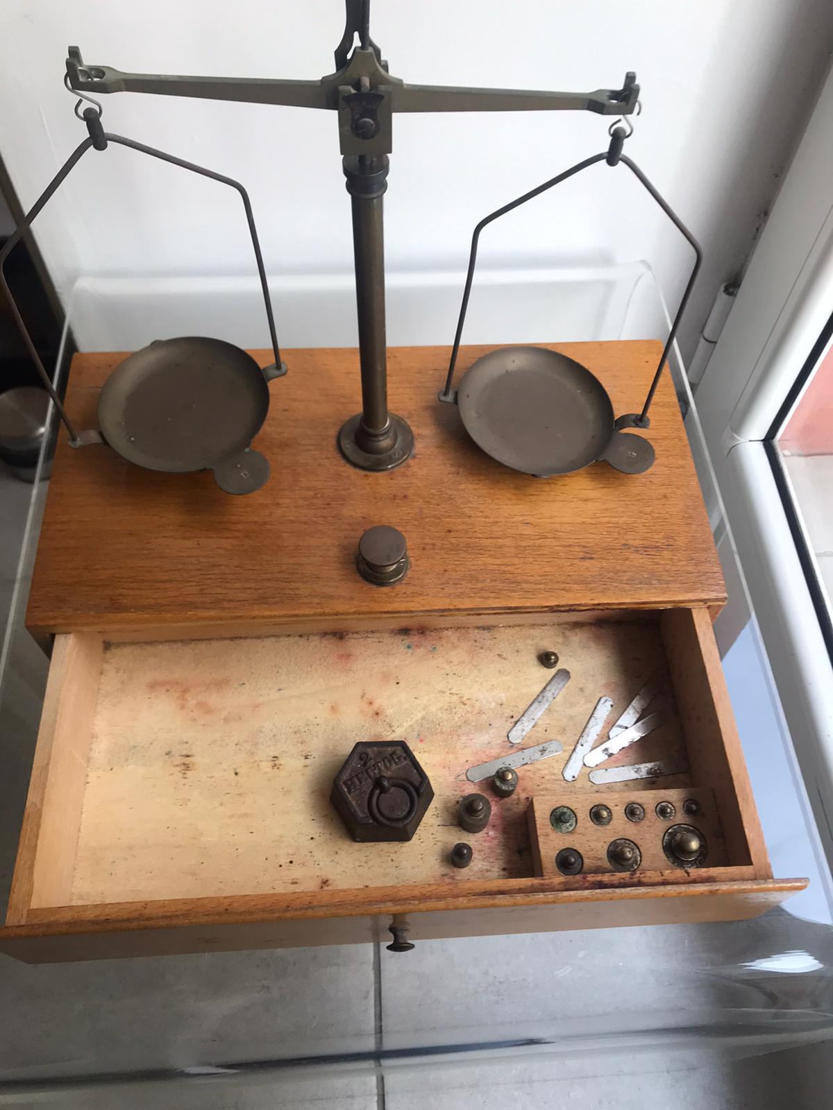 Pharmacy scale or trebuchet