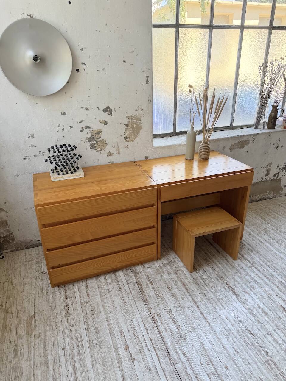 Bureau + commode + tabouret pin Maison Regain Savoie