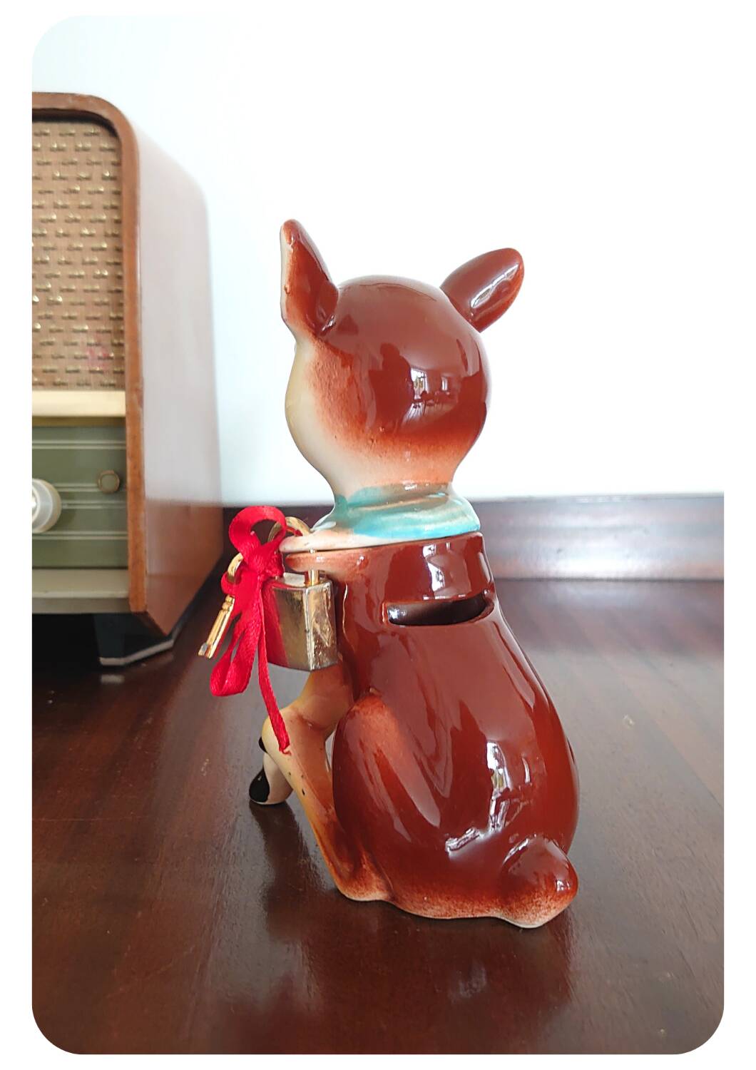 Tirelire de cerf en céramique vintage avec serrure et clé