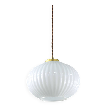 Lampe suspendue vintage en opaline et laiton
