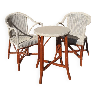 Wicker lounge