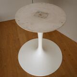 Tulip table by Eero Saarinen for  Knoll International