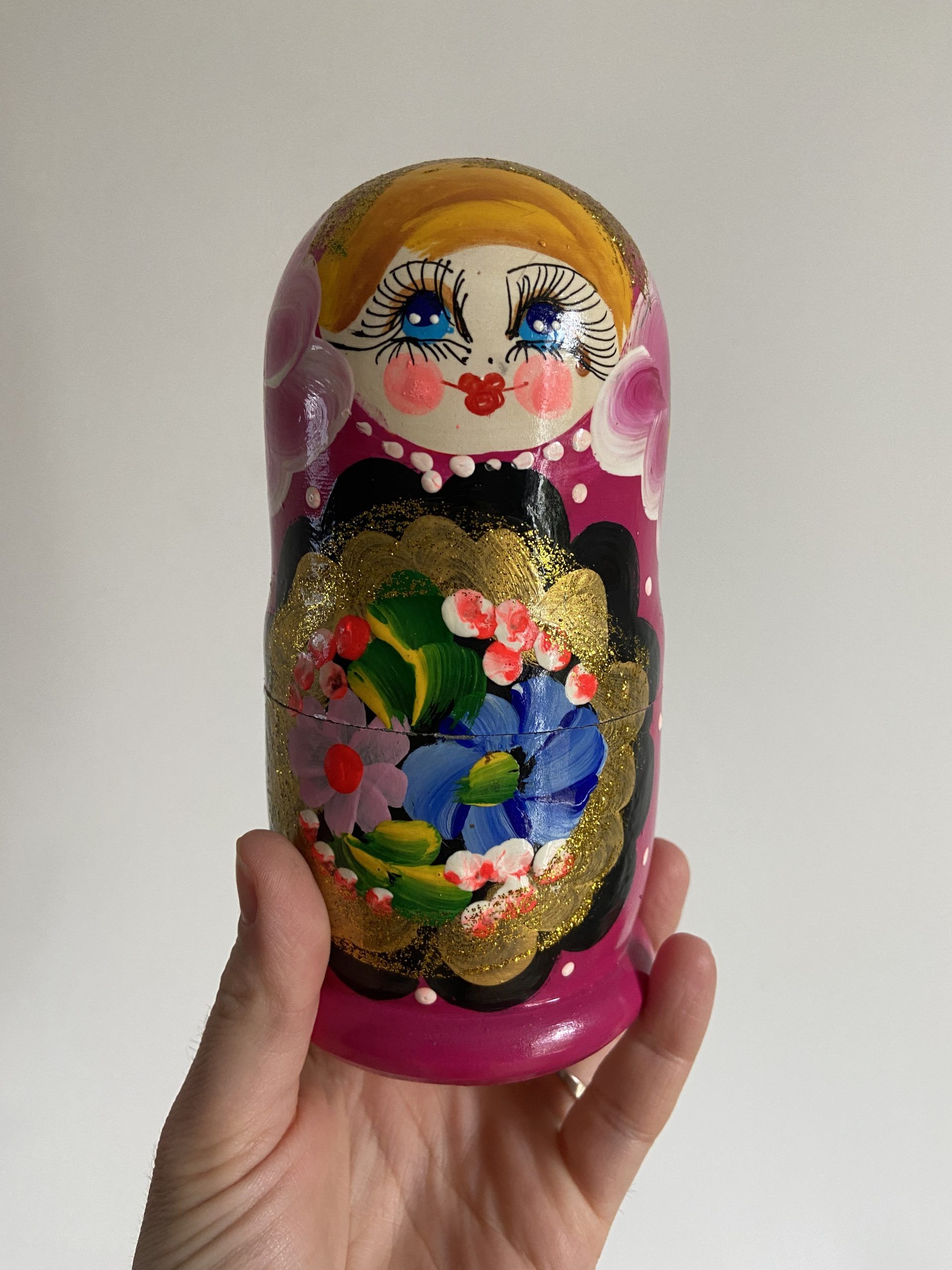 Pink matryoshka vintage russian nesting dolls (5 pieces)