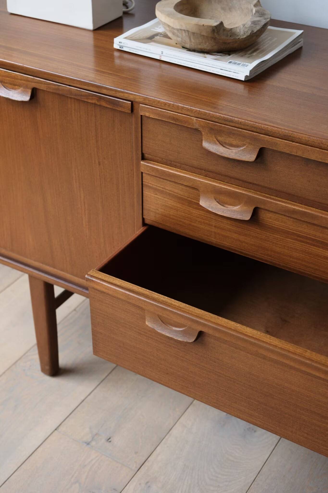 VINTAGE TEAK SIDEBOARD