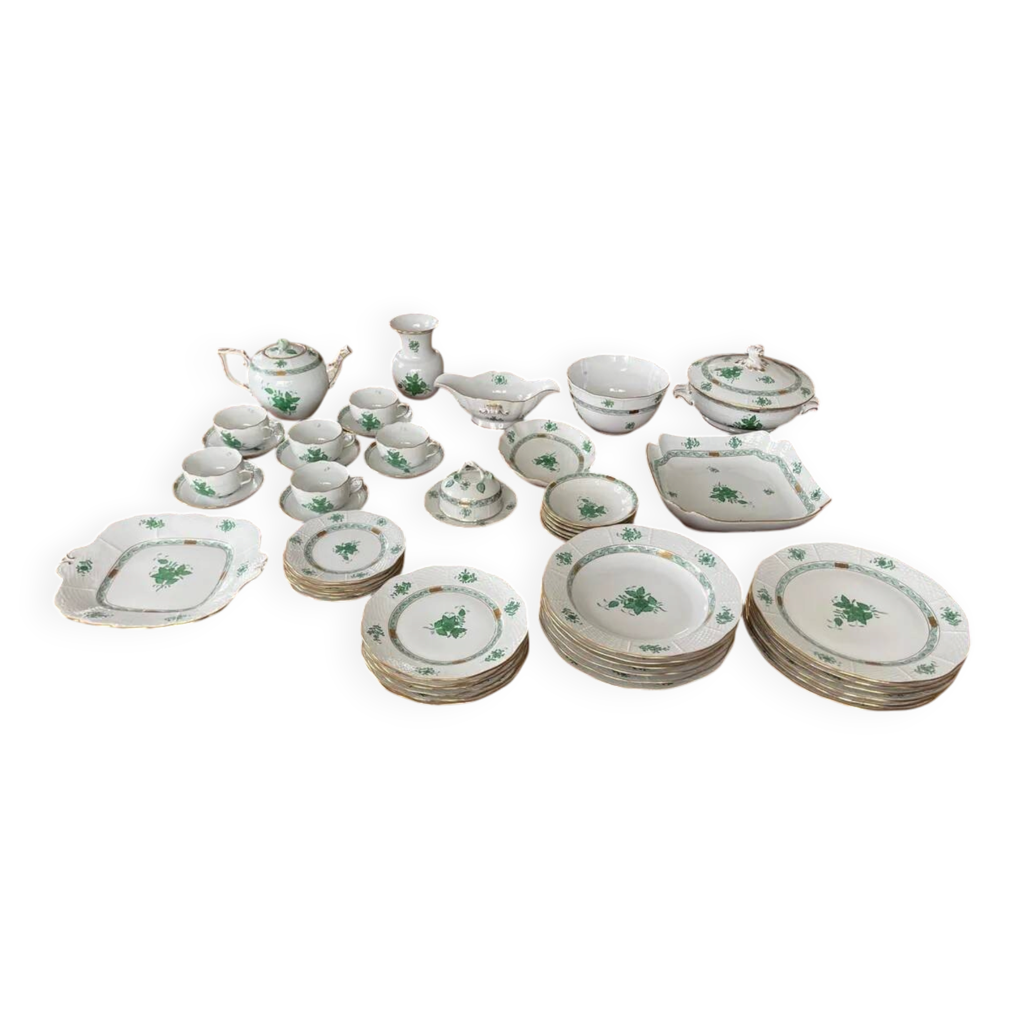 Gorgeous Herend Hungary Apponyi Chinese Bouquet Green Complete Dinner, Brea