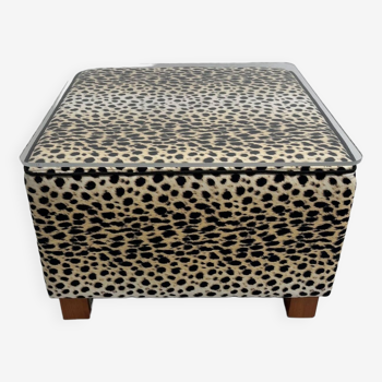 Animal pattern pouf table