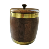 Ice bucket in late 19th Country