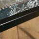 Table basse moderniste en Formica noir marbré vert