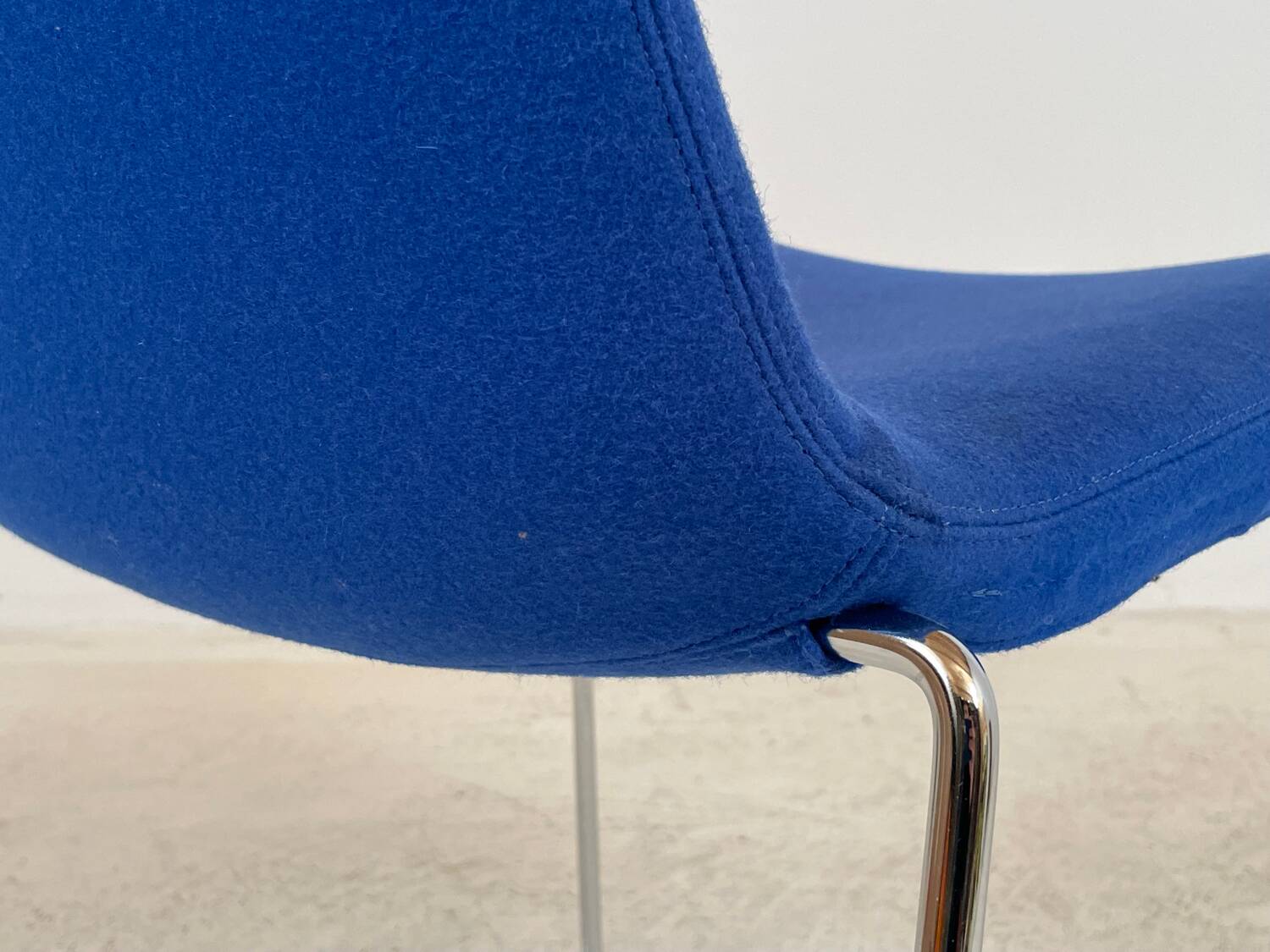 Chaise Cosmos B&B Italia par Jeffrey Bernett