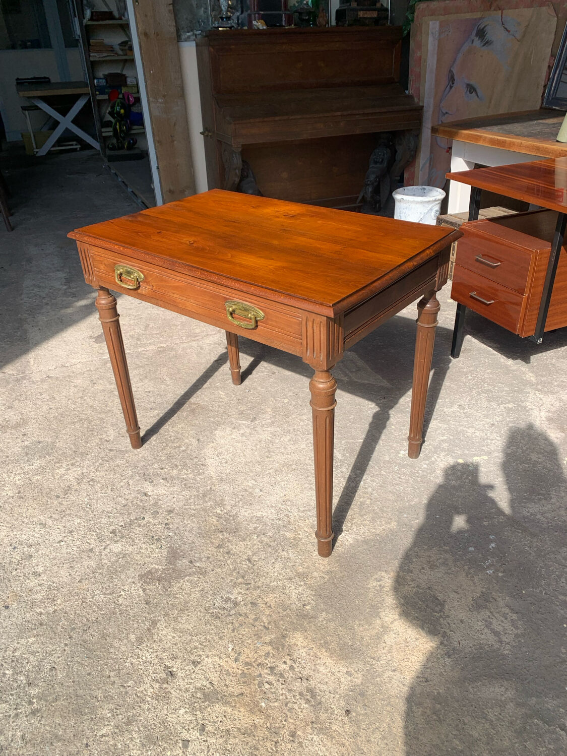 Bureau parisien de style Louis XVI