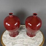 Paire de vases rouges en céramique, xxe siècle