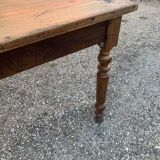 Farm table