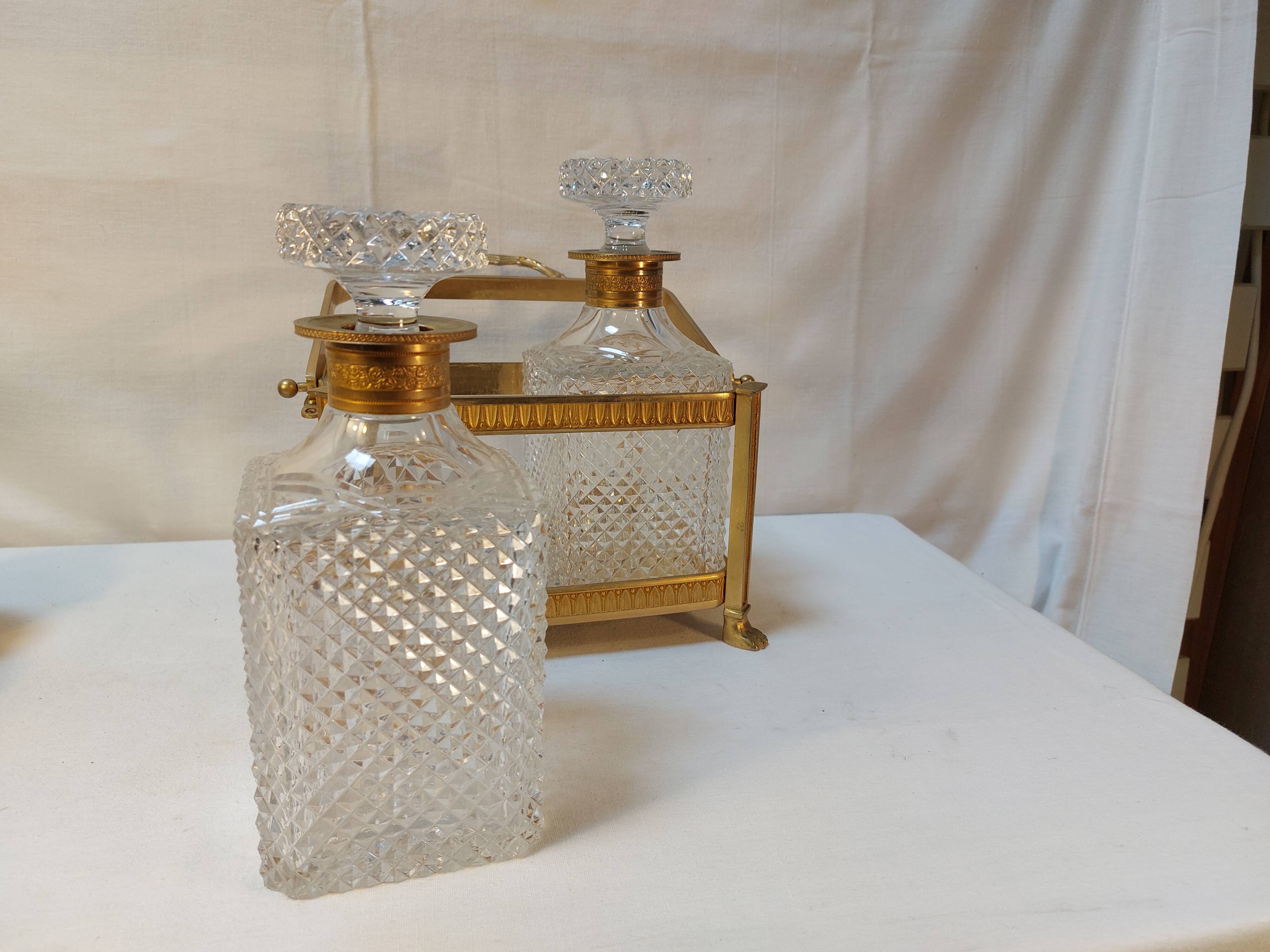 Whiskey cellar called "Tantalus" - Servant of 2 cut crystal carafes