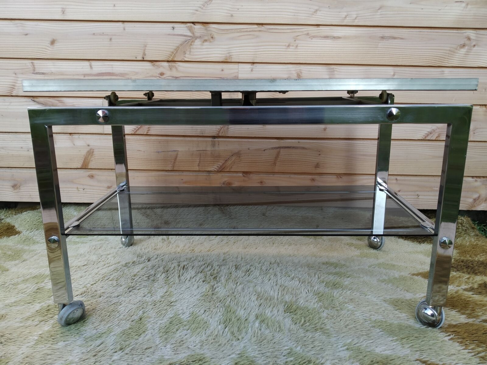 Swivel rolling coffee table