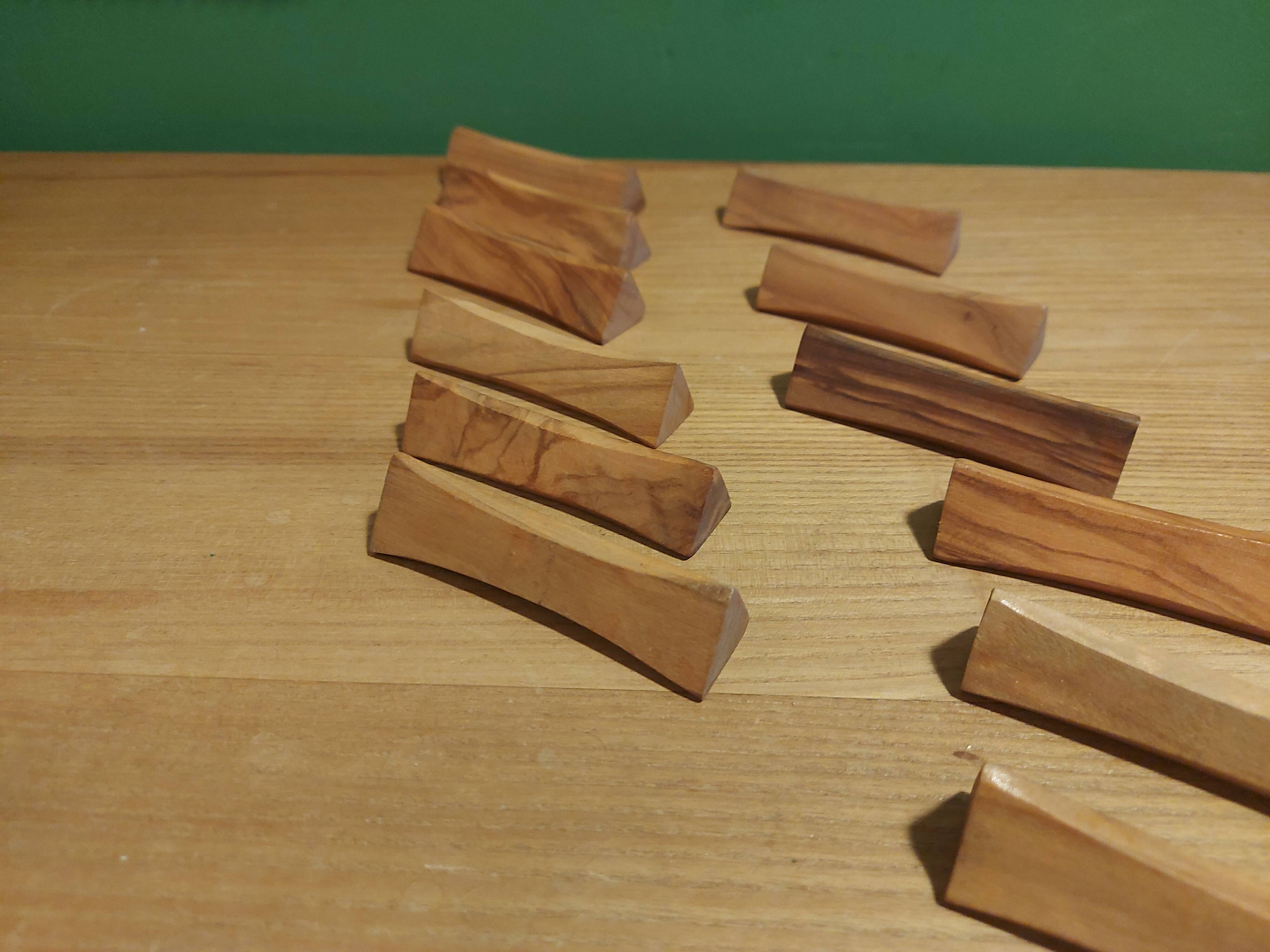 12 wooden knife doors