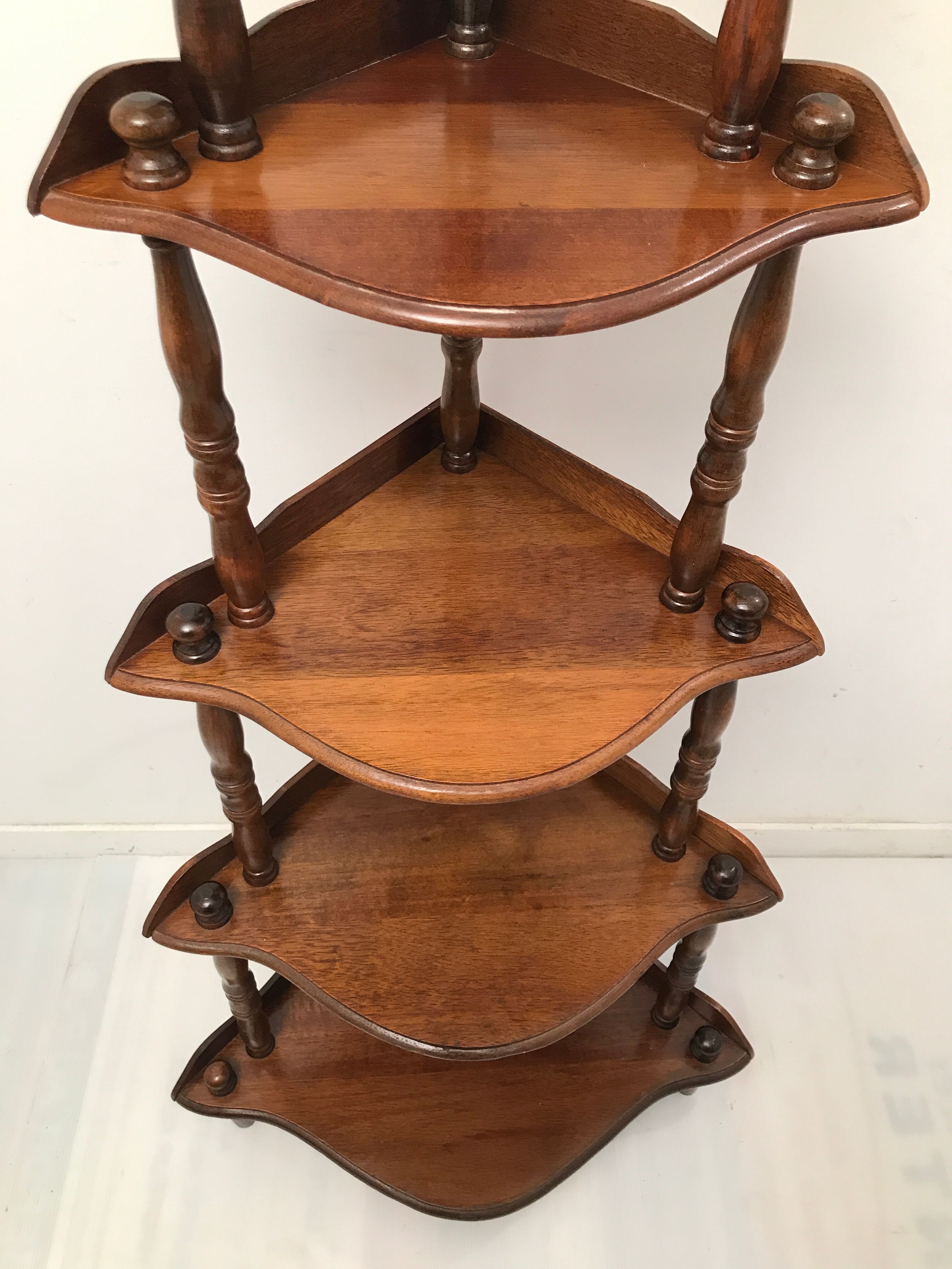 Étagère d'angle avec 5 niveaux en bois années 70