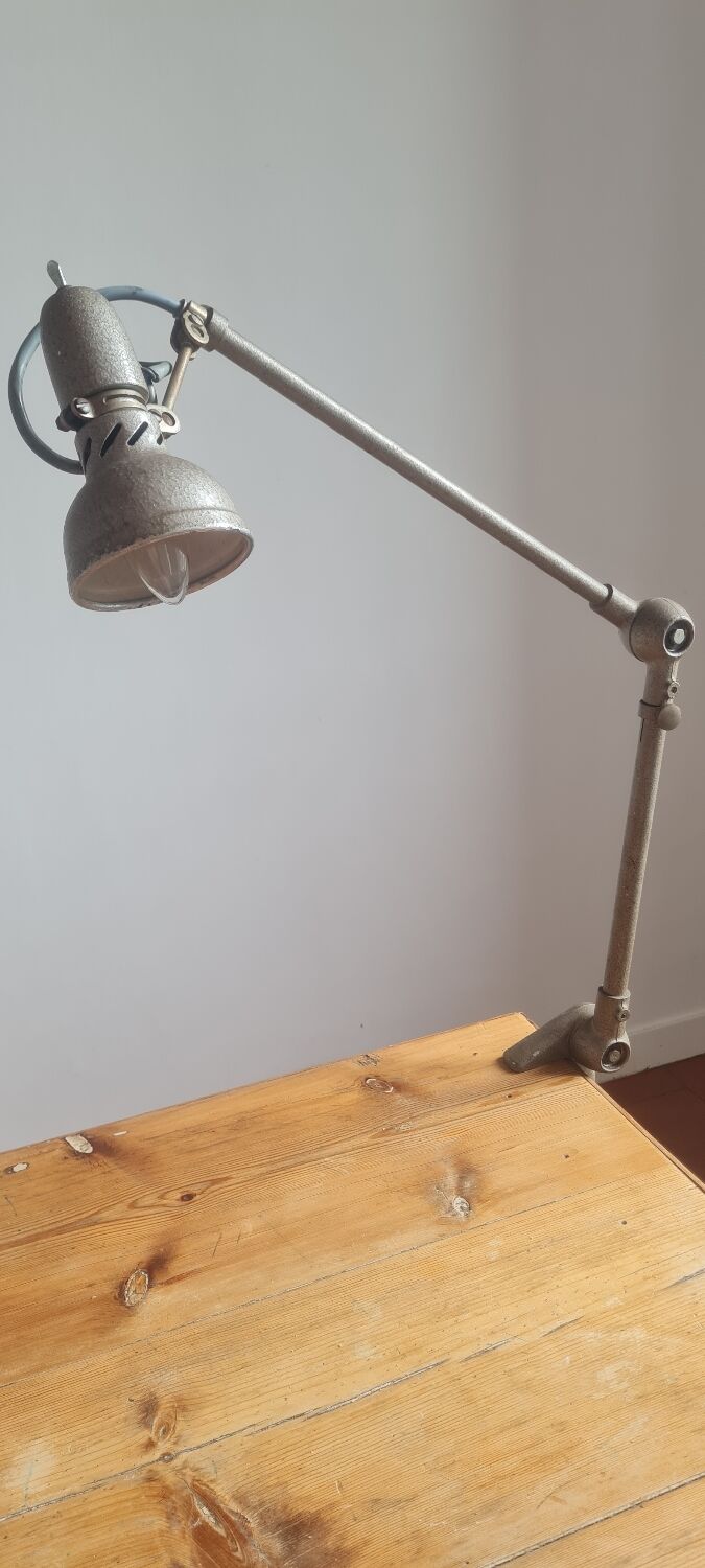 Lumina workshop lamp