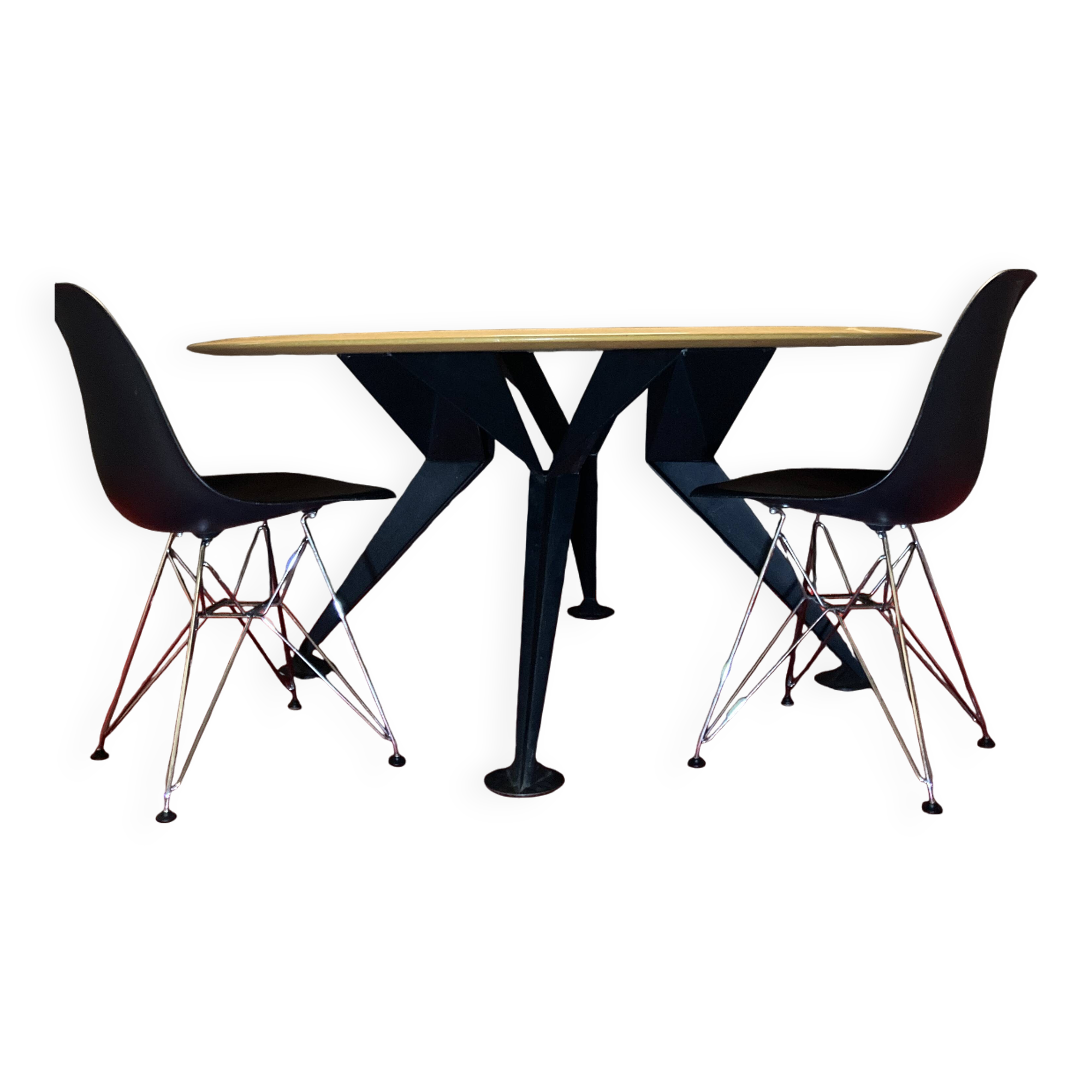 Round wooden and metal quadripod dining table