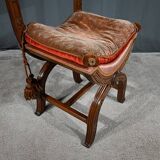 Chaise Curule en Noyer massif, goût Renaissance – Fin XIXe